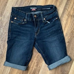 Levi’s Denizen skinny shorts